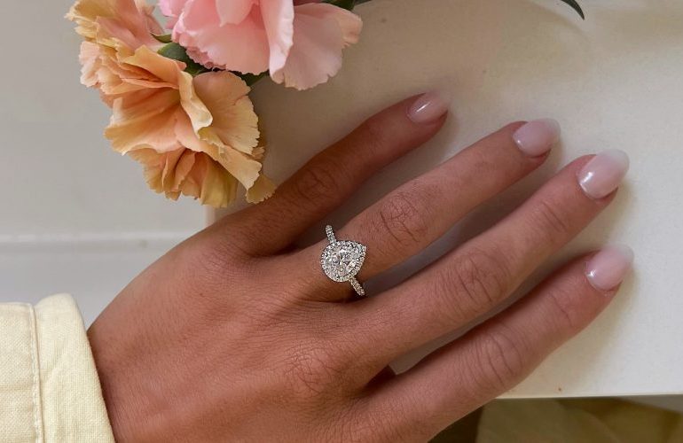 Pear Shaped Engagement Rings How To Pick The Perfect Teardrop