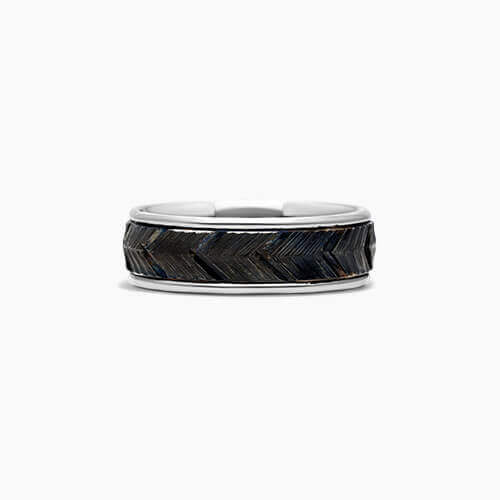 14K White Gold Ribbed Chevron Pattern Ring